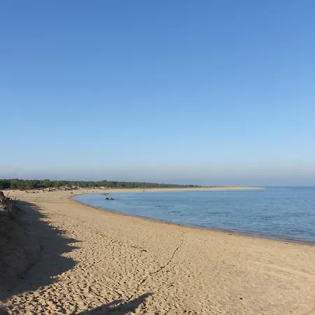 Douce Alouette By Interhome Semesterbostad Dolus d'Oléron