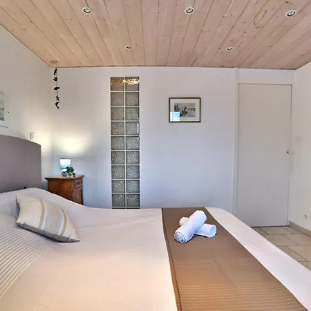 Douce Alouette By Interhome